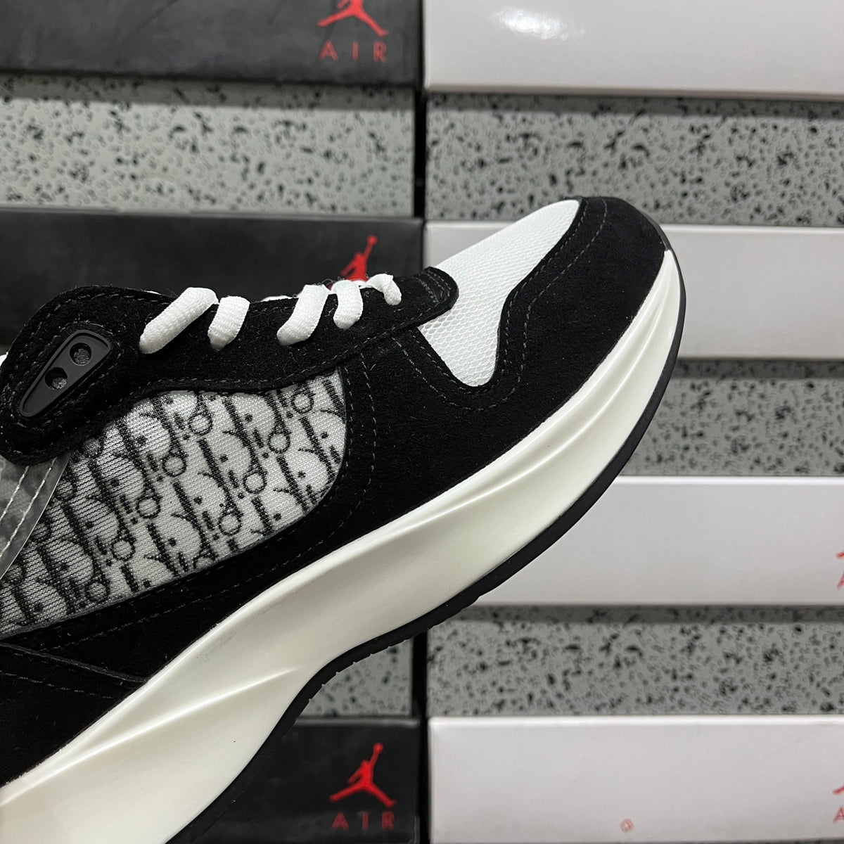 DR B25 - SNEAKERS