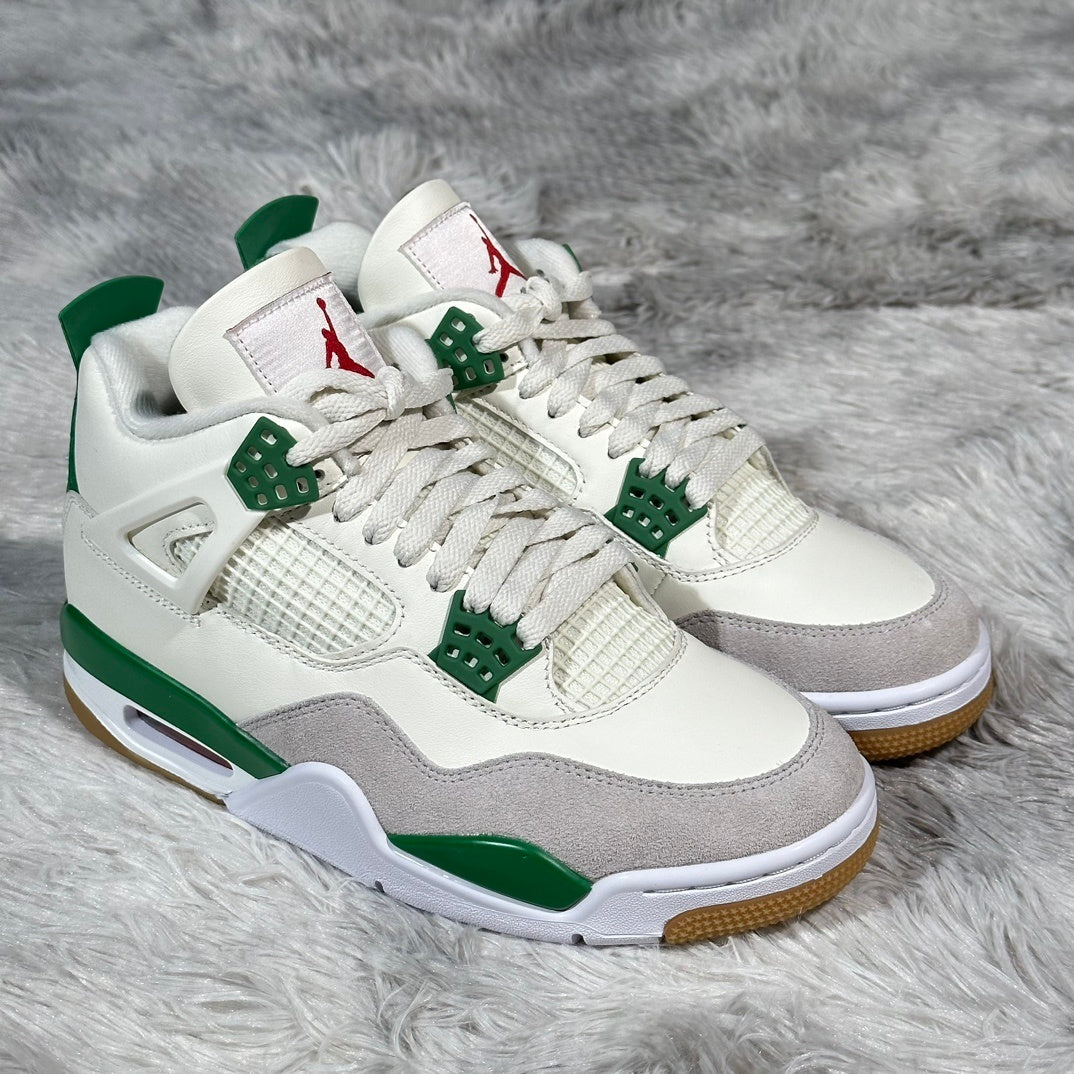 NK J4 - SNEAKERS