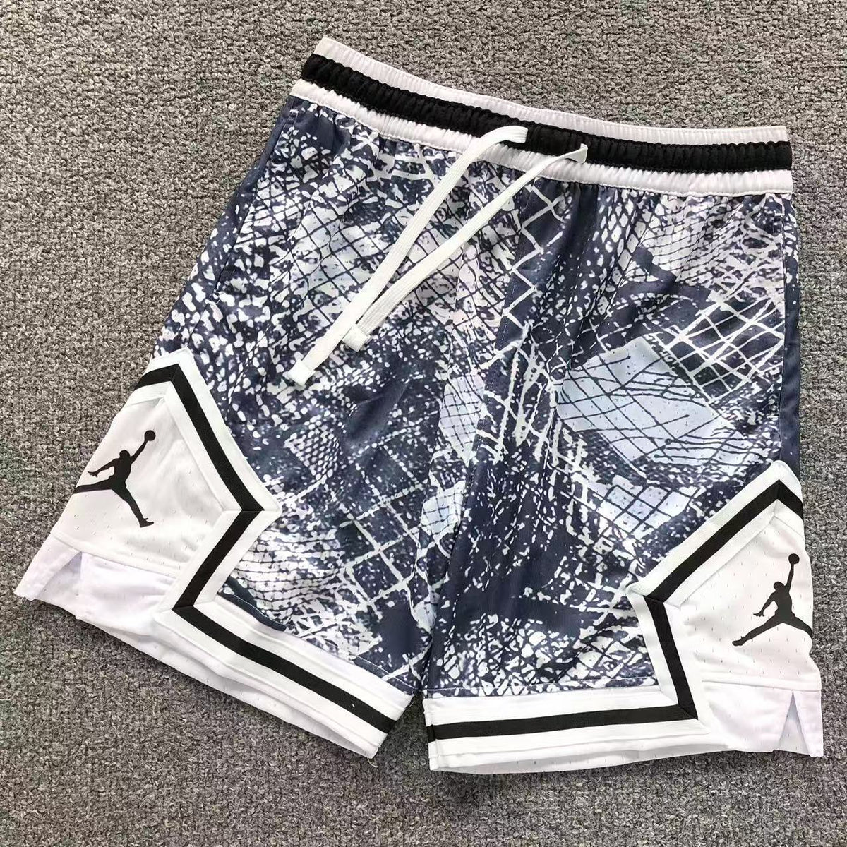 N - SHORTS