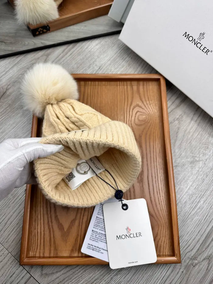 M - BEANIE