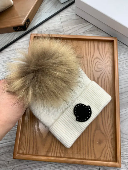 M - BEANIE