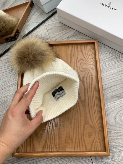 M - BEANIE