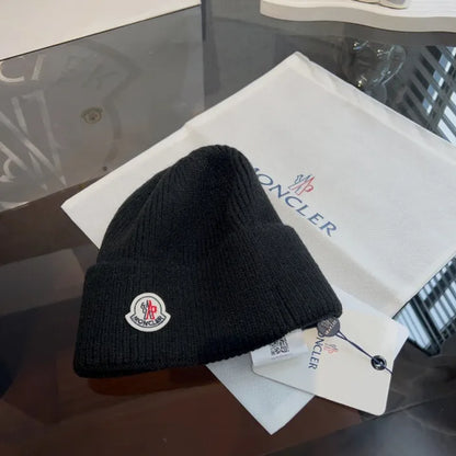 M - BEANIE