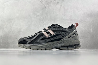 NB 1906R - SNEAKERS