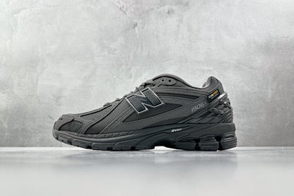 NB 1906R SNEAKERS